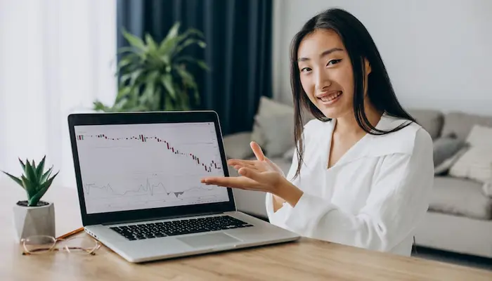 Should you pay off debt or invest first? A guide to prioritizing Should you pay off debt or invest first? A guide to prioritizing