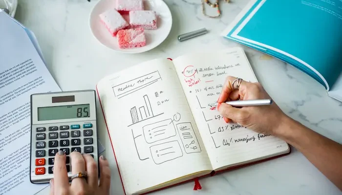 How to cut monthly expenses without feeling deprived How to cut monthly expenses without feeling deprived