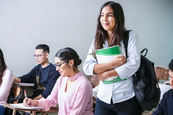 FESN: descubra a entidade que garante meia-entrada e direitos para estudantes